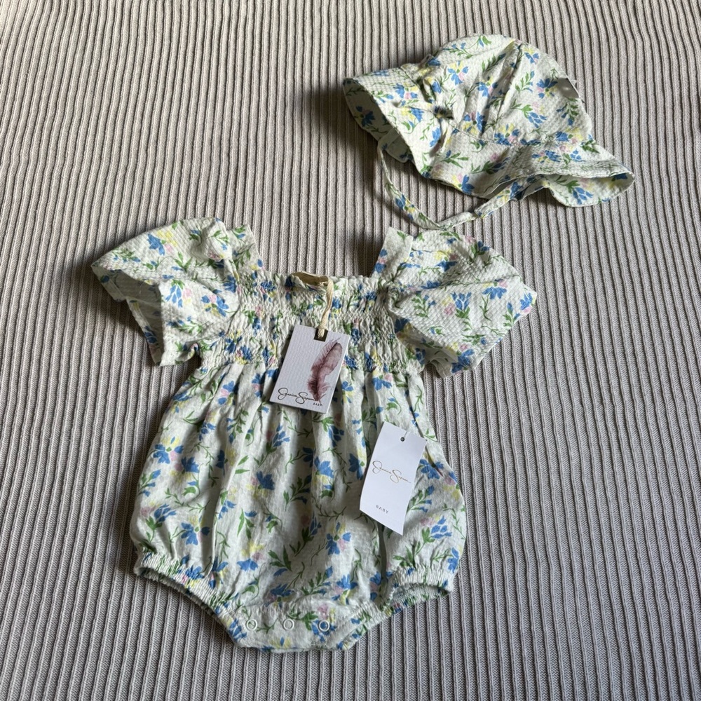NWT-Jessica Simpson floral romper w/sunhat 0-3m